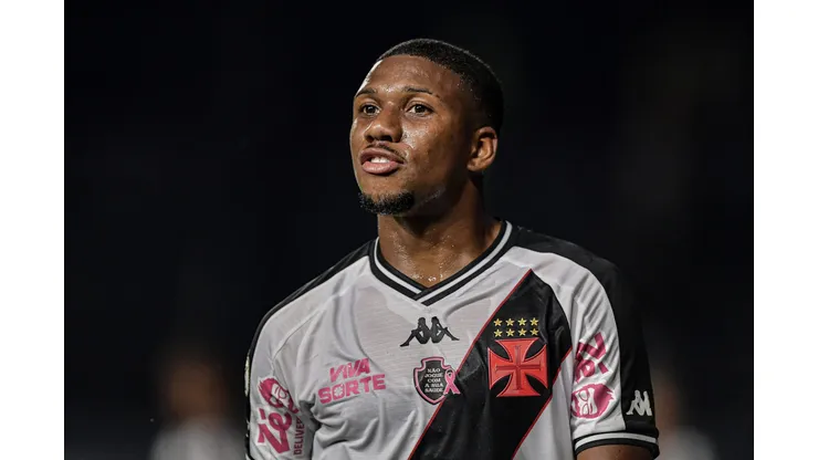 Leandrinho, do Vasco, foca no Mundial Sub-20 mesmo sem muitas chances com Diniz. Foto: Thiago Ribeiro/AGIF