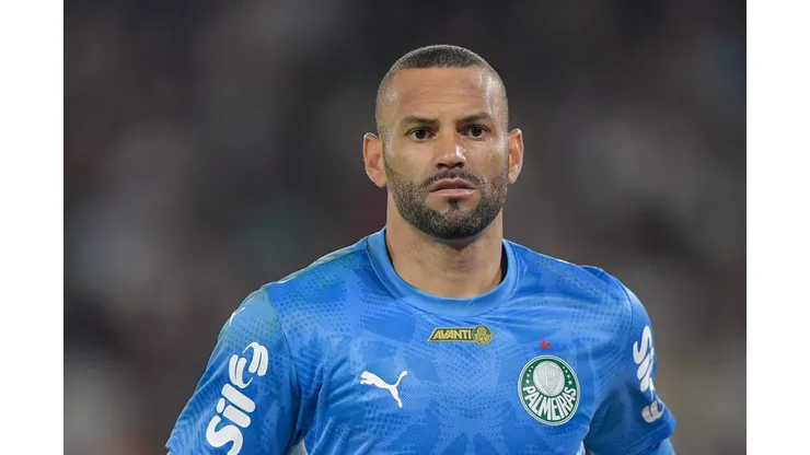 Weverton goleiro do Palmeiras durante partida contra o Fluminense no estadio Maracana pelo campeonato Brasileiro A 2025. Foto: Thiago Ribeiro/AGIF
