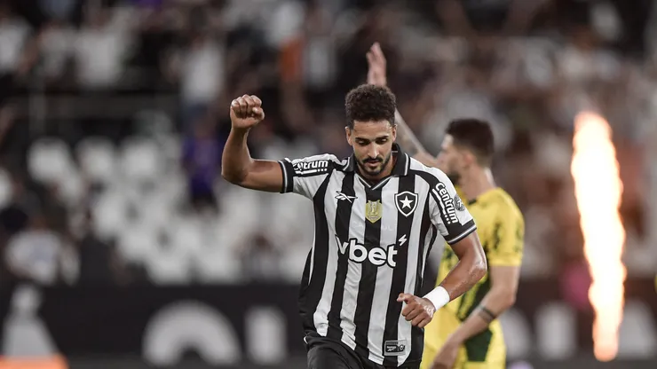 Chris Ramos, jogador do Botafogo. Foto: Thiago Ribeiro/AGIF.