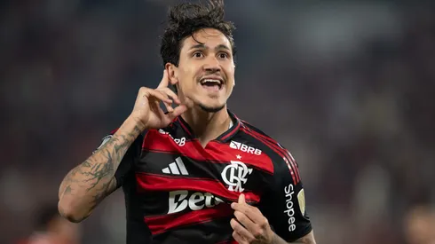 Pedro jogador do Flamengo comemora seu gol durante partida contra o Estudiantes no estadio Maracana pelo campeonato Copa Libertadores 2025. Foto: Jorge Rodrigues/AGIF