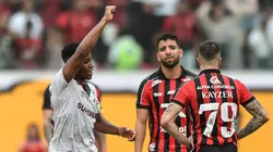 BA - SALVADOR - 20/09/2025 - BRASILEIRO A 2025, VITORIA X FLUMINENSE - Hercules jogador do Fluminense comemora seu gol com jogadores do seu time durante partida contra o Vitoria no estadio Arena Fonte Nova pelo campeonato Brasileiro A 2025. Foto: Jhony Pinho/AGIF