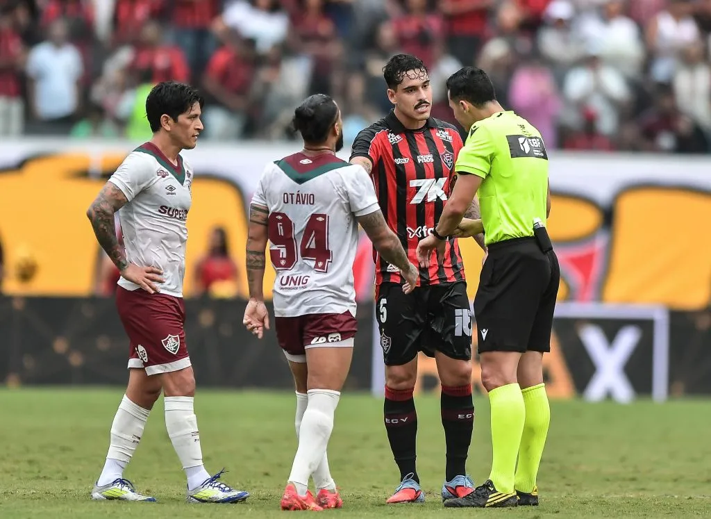 Cano atua por 90 minutos em Vitória  x Fluminense. Foto: Jhony Pinho/AGIF