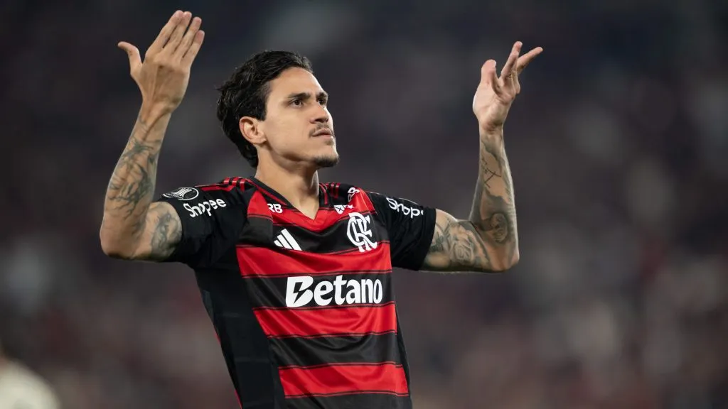 Pedro, atacante do Rubro-Negro. Foto: Jorge Rodrigues/AGIF.