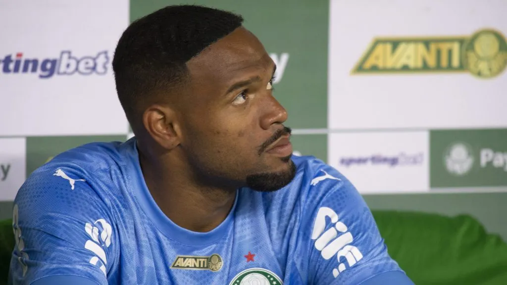 Goleiro é opção no banco de reservas. Foto: Anderson Romão/AGIF