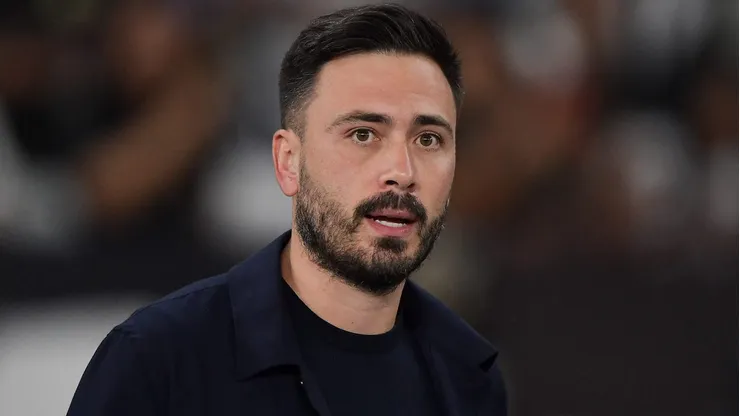 Ancelotti manteve sua formação inicial mesmo após a expulsão de Chris Ramos