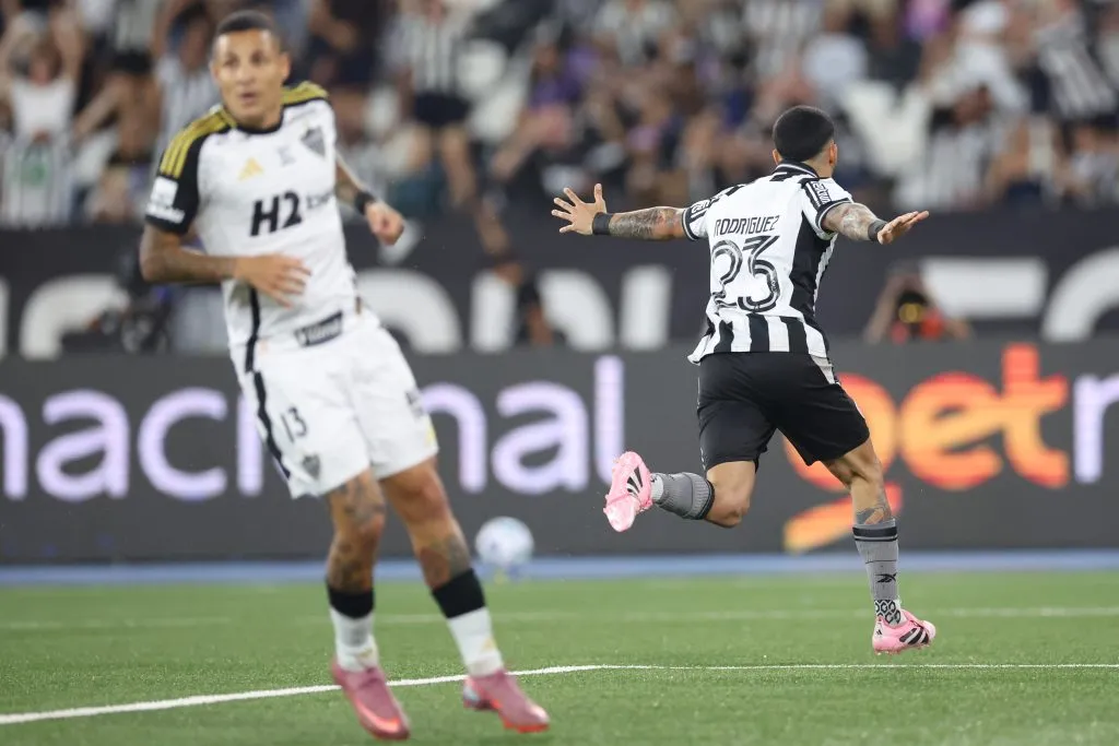 Santiago comemora gol em Botafogo x Atletico MG pelo Campeonato Brasileiro no Estadio Nilton Santos. 20 de Setembro de 2025 – Foto: Vitor Silva/Botafogo