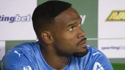 Torcida do Palmeiras contesta decisão por reserva de Carlos Miguel contra o Fortaleza.