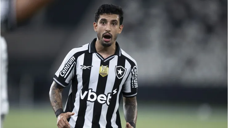 Santi Rodriguez, marcou pela primeira vez com camisa do Botafogo e emocionou a torcida na web