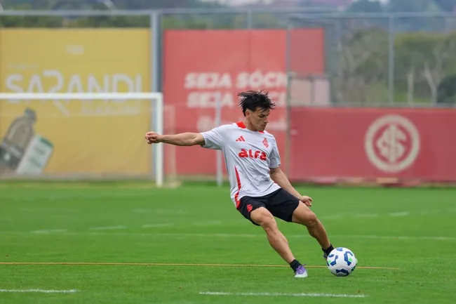 Alexandro Bernabei, participou do último treino coletivo com elenco colorado no CT antes do duelo contra o Grêmio. Foto: Ricardo Duarte/Internacional