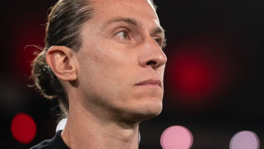 Filipe Luis tecnico do Flamengo durante partida contra o Estudiantes no estadio Maracana pelo campeonato Copa Libertadores 2025. Foto: Jorge Rodrigues/AGIF
