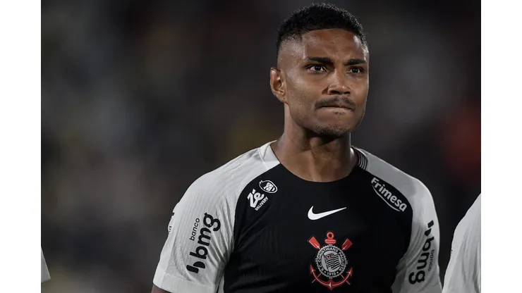 Vitinho será ausência no Corinthians.