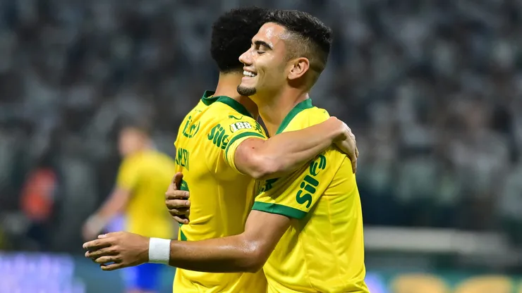 Andreas Pereira jogador do Palmeiras comemora seu gol durante partida contra o Fortaleza no estadio Arena Allianz Parque pelo campeonato Brasileiro A 2025. Foto: Jota Erre/AGIF