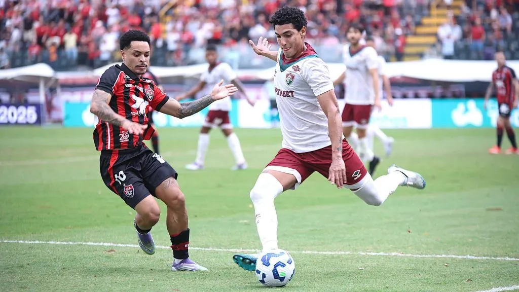 Gabriel Fuentes jogador do Fluminense durante partida contra o Vitoria no estadio Arena Fonte Nova pelo campeonato Brasileiro A 2025. Foto: Marcio Jose/AGIF