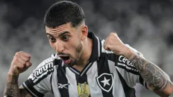 Santi Rodriguez jogador do Botafogo durante partida contra o Atletico-MG no estadio Engenhao pelo campeonato Brasileiro A 2025. Foto: Thiago Ribeiro/AGIF