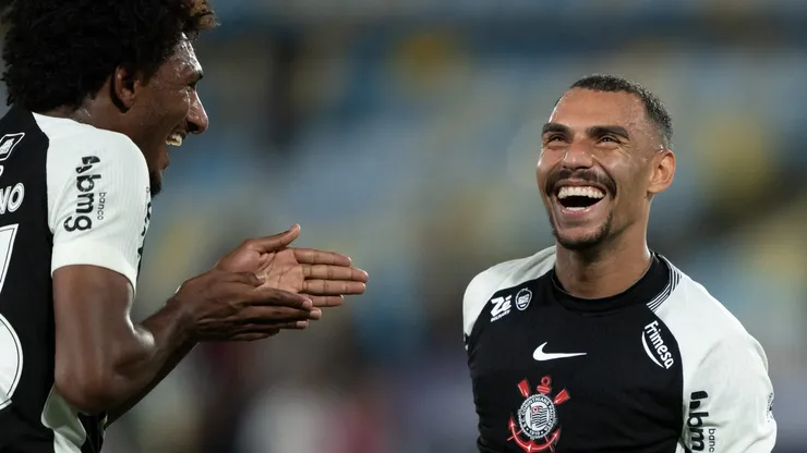 Matheuzinho jogador do Corinthians comemora vitoria apos partida contra o Fluminense no estadio Maracana pelo campeonato Brasileiro A 2025. Foto: Jorge Rodrigues/AGIF