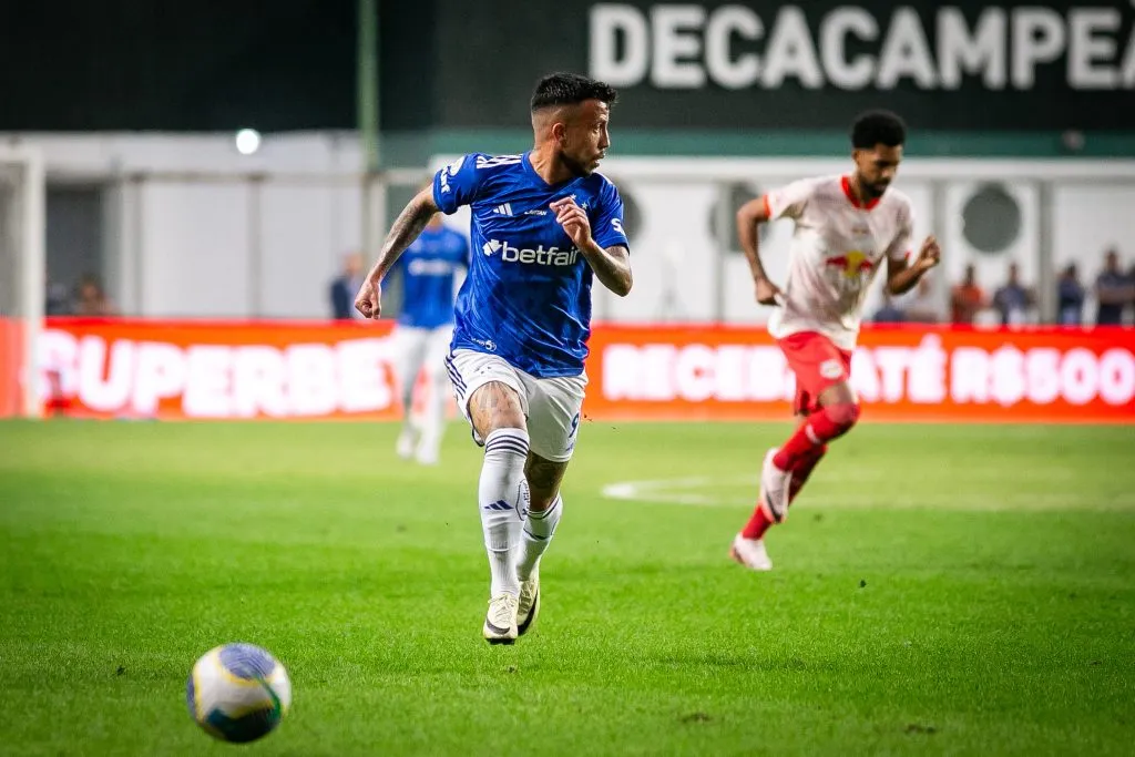 Matheus Henrique jogador do Cruzeiro durante partida contra o Bragantino – Foto: Fernando Moreno/AGIF
