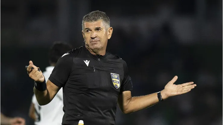 Marcelo de Lima Henrique foi o juiz do clássico