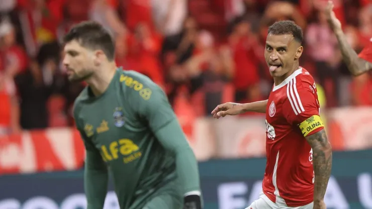 Alan Patrick provoca Tiago Volpi após marcar em Internacional x Grêmio - Foto: Ricardo Duarte / Internacional