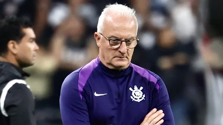 Dorival foi criticado durante o jogo