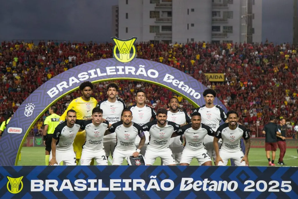 Os titulares contra o Sport. Foto: Marlon Costa/AGIF