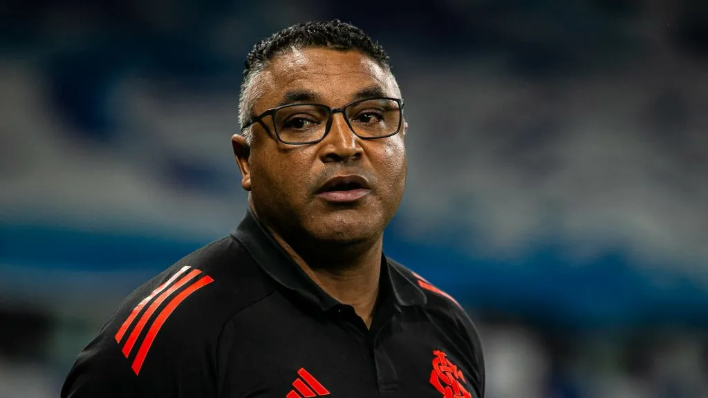 Roger Machado no comando do Internacional. Foto: Fernando Moreno/AGIF