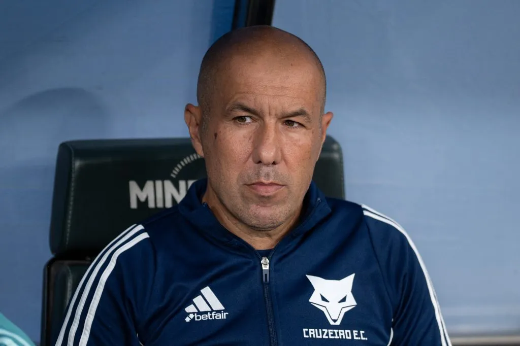 Leonardo Jardim destaca equilíbrio em vitória do Cruzeiro sobre o Bragantino. Foto: Alessandra Torres/AGIF