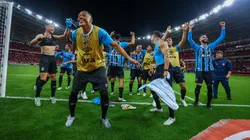 Jogadores do Grêmio fizeram festa após vitória do Beira-Rio.