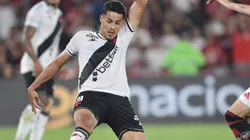 Lucas Oliveira durante partida entre Flamengo e Vasco, no Maracanã, pelo Brasileirão.