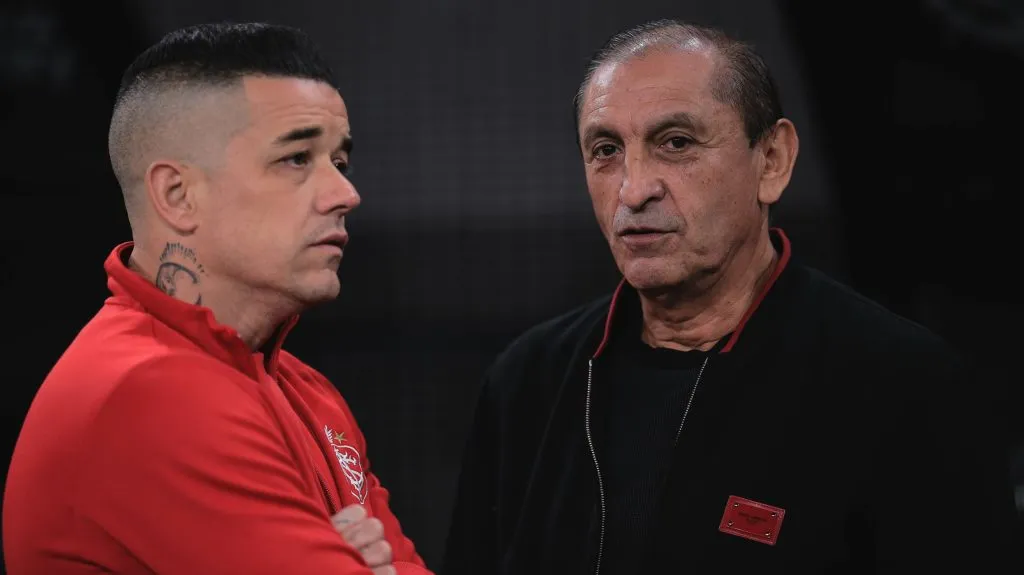 Ramón Díaz e D'Alessandro antes de partida. Foto: Ettore Chiereguini/AGIF