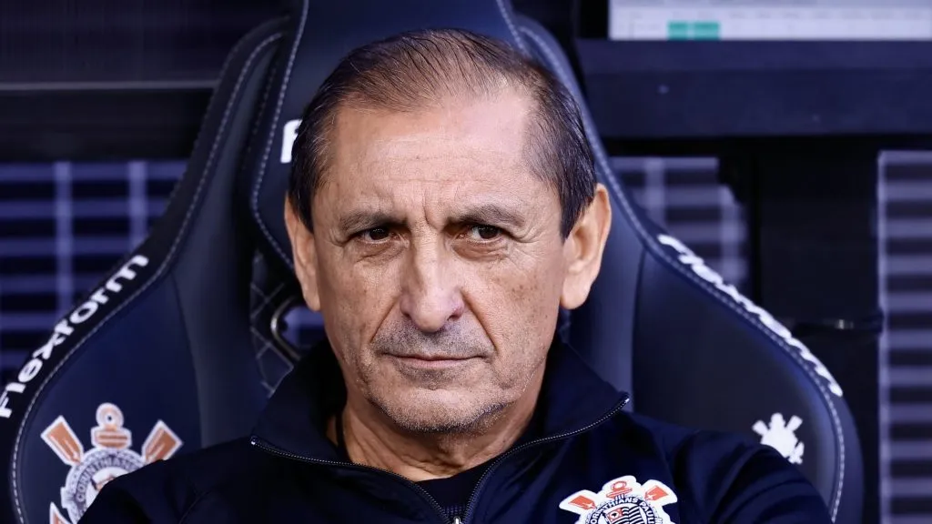 Ramón Díaz no comando do Corinthians . Foto: Marcello Zambrana/AGIF