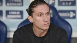 Filipe Luís no banco de reservas durante o Clássico dos Milhões - Foto: Thiago Ribeiro/AGIF