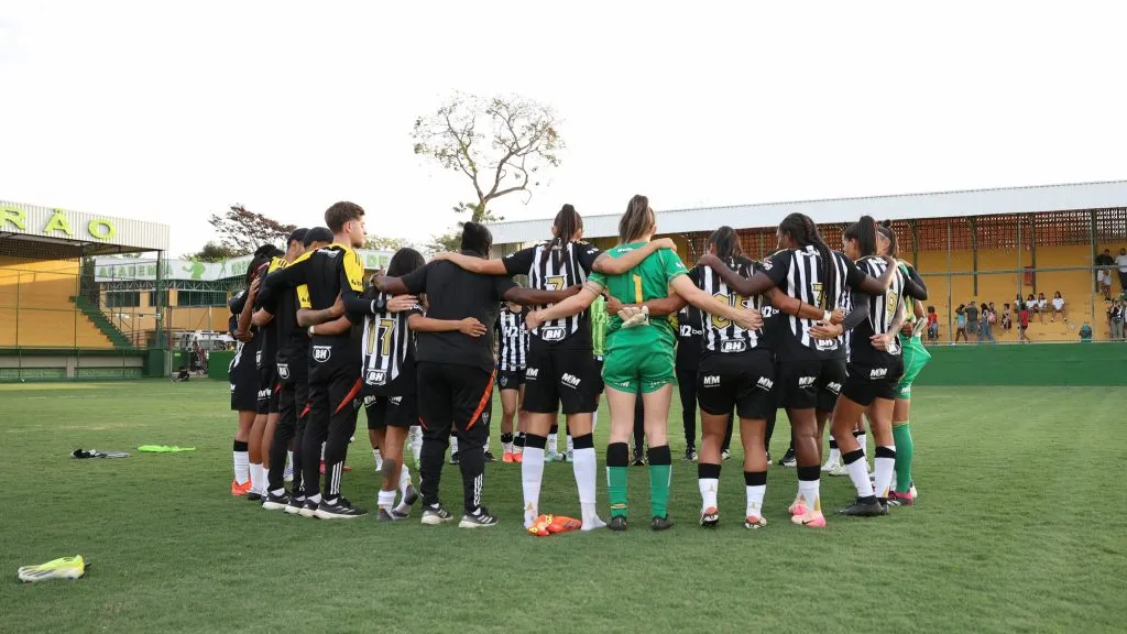 Time feminino do Atlético-MG em campo