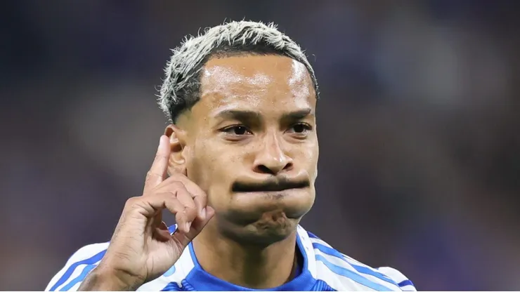 MG - BELO HORIZONTE - 30/08/2025 - BRASILEIRO A 2025, CRUZEIRO X SAO PAULO - Matheus Pereira jogador do Cruzeiro comemora seu gol durante partida contra o Sao Paulo no estadio Mineirao pelo campeonato Brasileiro A 2025.