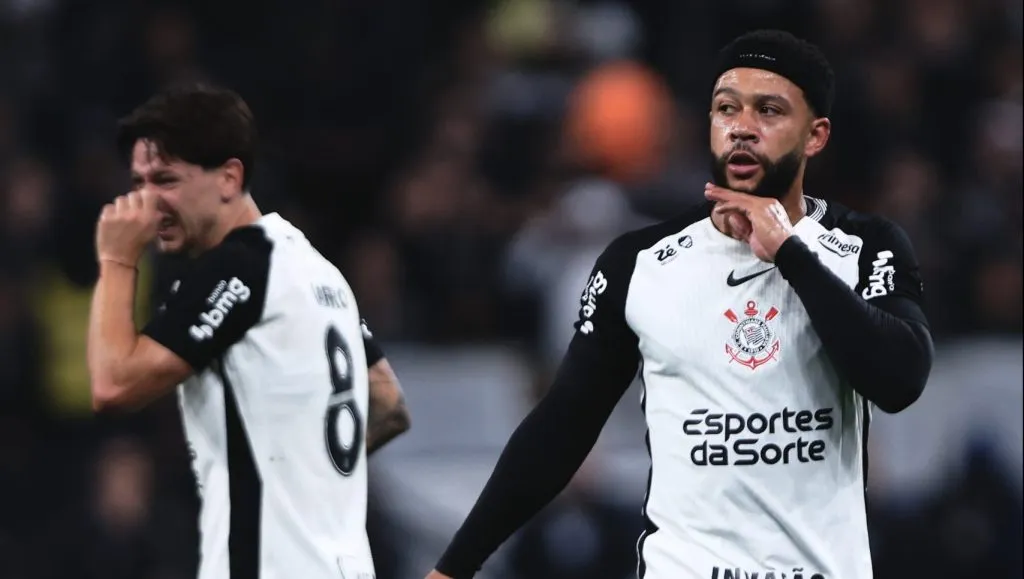Memphis Depay jogador do Corinthians durante partida contra o Athletico-PR no estadio Arena Corinthians pelo campeonato Copa Do Brasil 2025. Foto: Ettore Chiereguini/AGIF