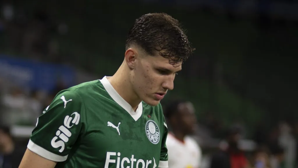 Benedetti jogador do Palmeiras durante partida contra o Bragantino no estadio Arena Allianz Parque pelo campeonato Brasileiro A 2025. Foto: Anderson Romao/AGIF