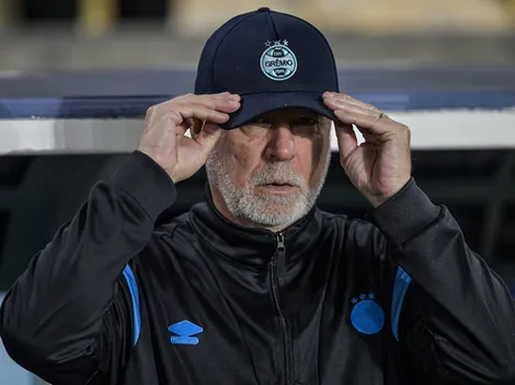 Mano Menezes responde sobre Renato e diz não temer saída