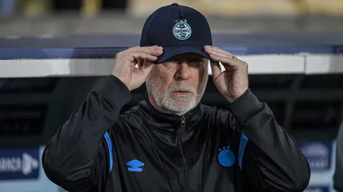 Mano Menezes tem contrato com o Grêmio até o fim de 2025. Foto: Thiago Ribeiro/AGIF
