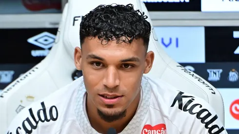 Victor Hugo no Santos. Foto: Jota Erre/AGIF