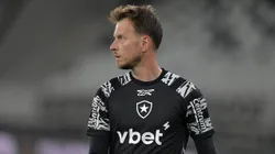 Neto está lesionado no Botafogo.