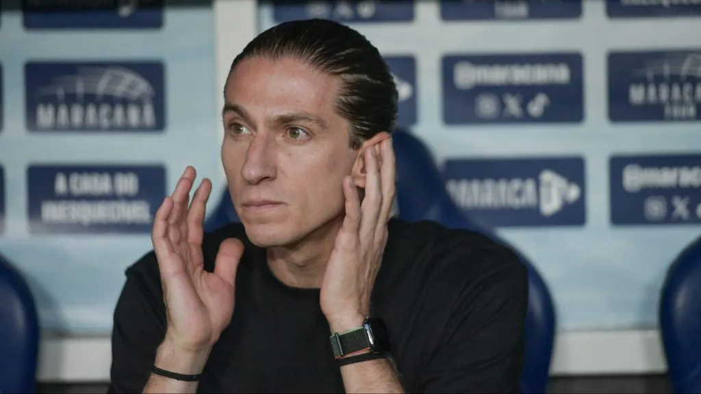 Filipe Luis tecnico do Flamengo durante partida contra o Vasco no estadio Maracana pelo campeonato Brasileiro A 2025. Foto: Thiago Ribeiro/AGIF