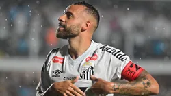Guilherme durante o San-São comemorando pelo Santos - Foto: Jota Erre/AGIF