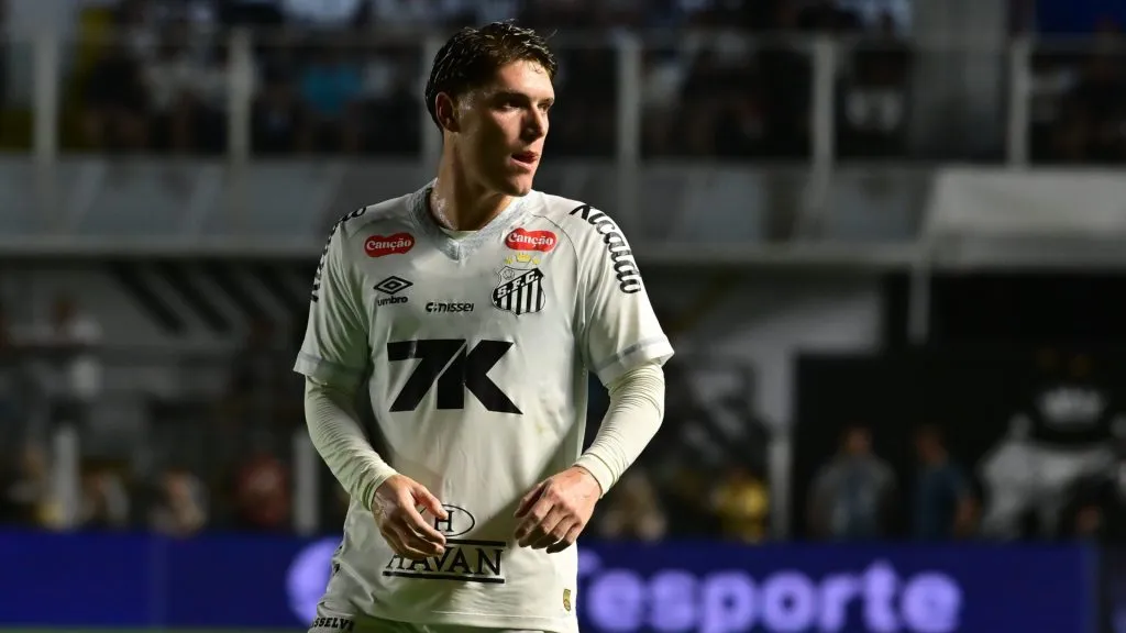 Rollheiser em ação pelo Santos contra o São Paulo – Foto: Jota Erre/AGIF