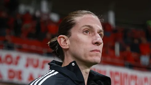 Filipe Luís durante partida no Beira-Rio.