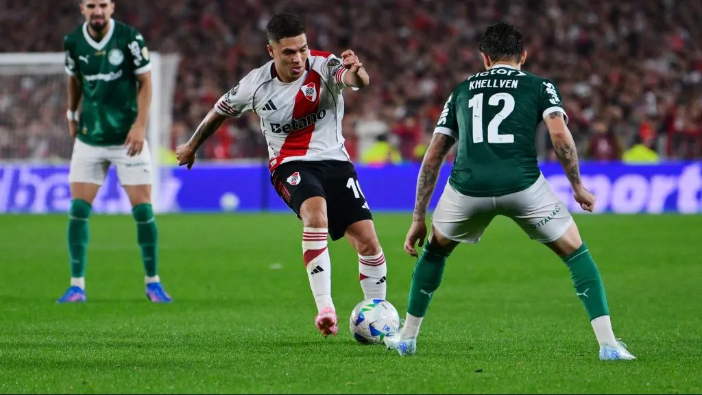 Juan Quintero contra o Palmeiras. (Photo by Marcelo Endelli/Getty Images)