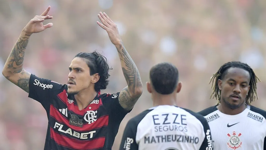 Foto: Alexandre Loureiro/AGIF – No primeiro turno, Pedro comandou a vitória do CRF contra o Timão no Maracanã.
