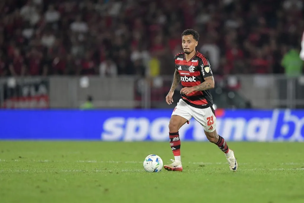 Alguns torcedores do Flamengo vêm aumentando as críticas sobre Allan no Flamengo. Foto: Thiago Ribeiro/AGIF