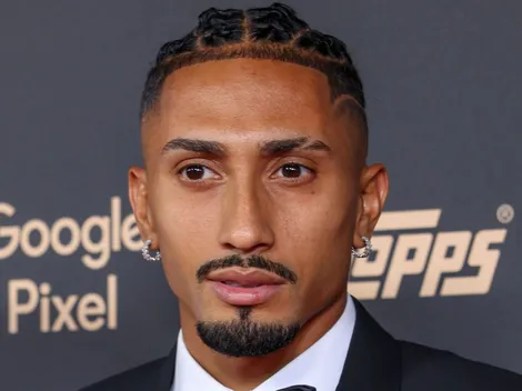 Raphinha é eleito 5º melhor do mundo em 2025