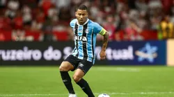 Marcos Rocha foi o capitão no Gre-Nal. Photo by Pedro H. Tesch/Getty Images