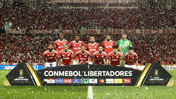 Os titulares contra o Flamengo. Photo by Pedro H. Tesch/Getty Images