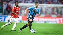 Arthur foi titular no Gre-Nal, mas foi expulso no segundo tempo